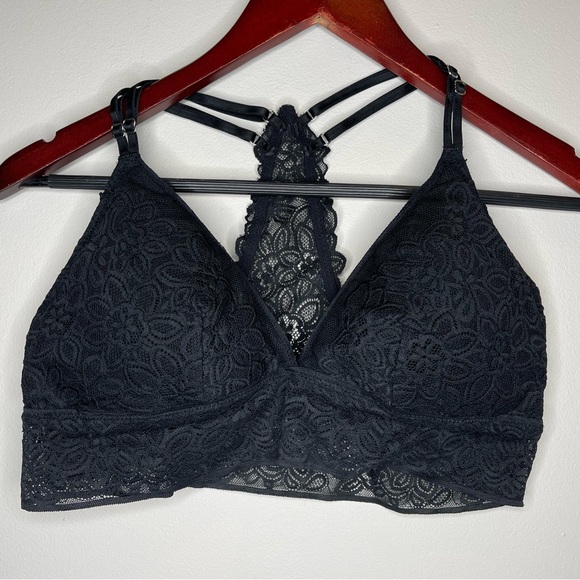 aerie Other - Ladies size large Aerie lace‎ detailed racerback bra